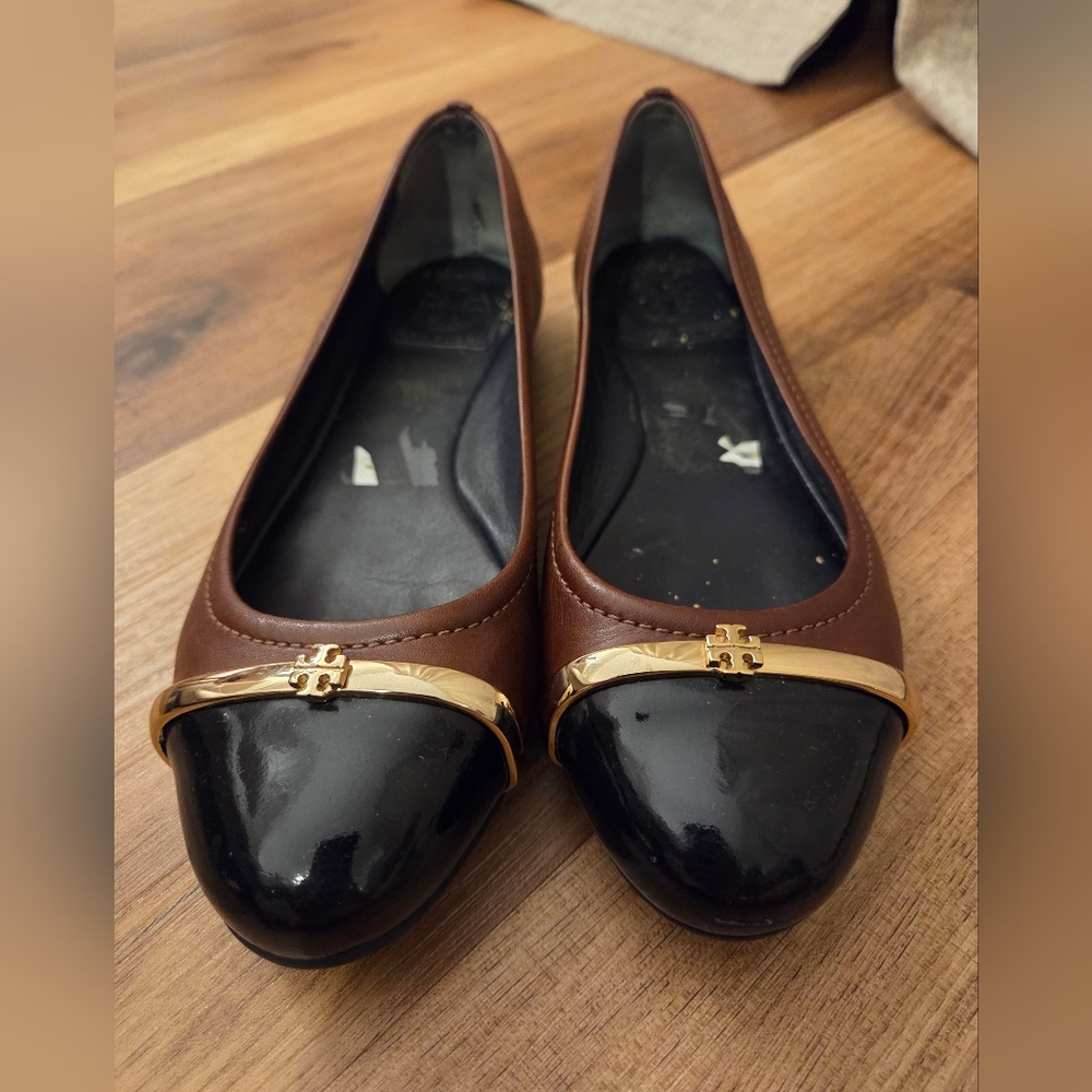 Women's Brown and Black Flats